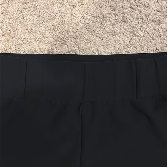 Black High-Waisted Leggings - Picture 2 of 3